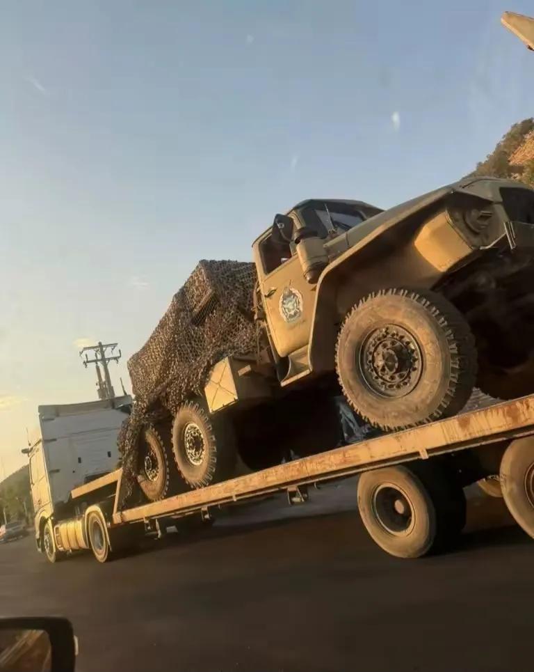 伊朗做好最后拼命准备，终于把最强军团拿出来了，伊朗上次打得太差，把上百名美军救援