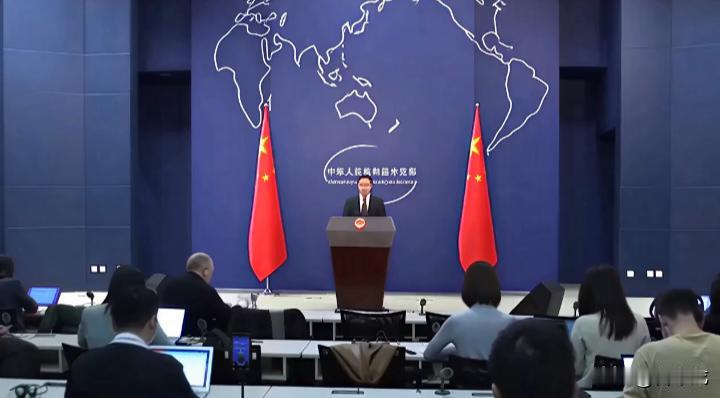 中方对荷兰新内阁中对华鹰派人士的任命表达了关切，但强调中荷作为全球重要经济体和合