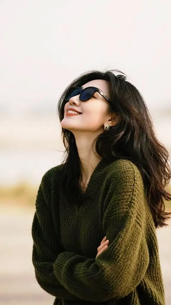 随变ai随便玩 AI低饱和生活照 春日写真森系滤镜手机壁纸