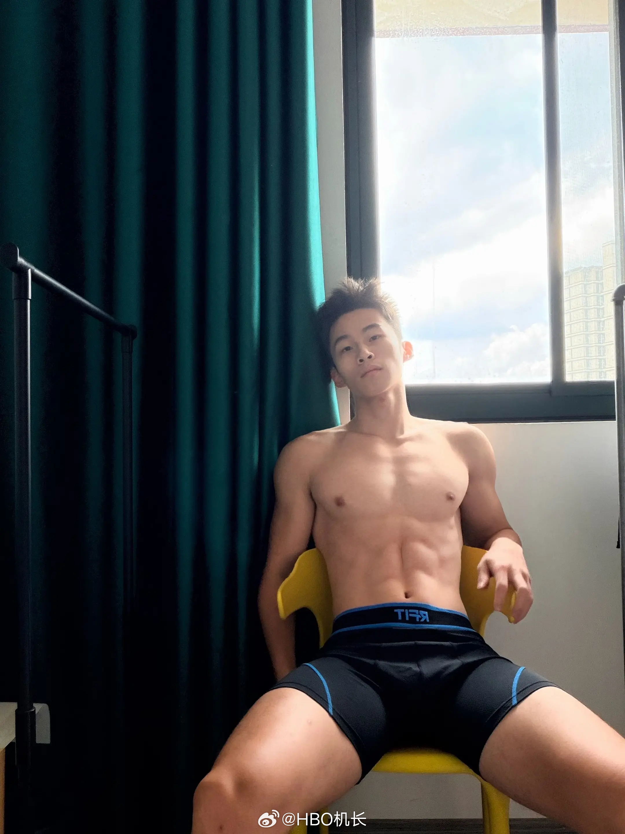 直男 