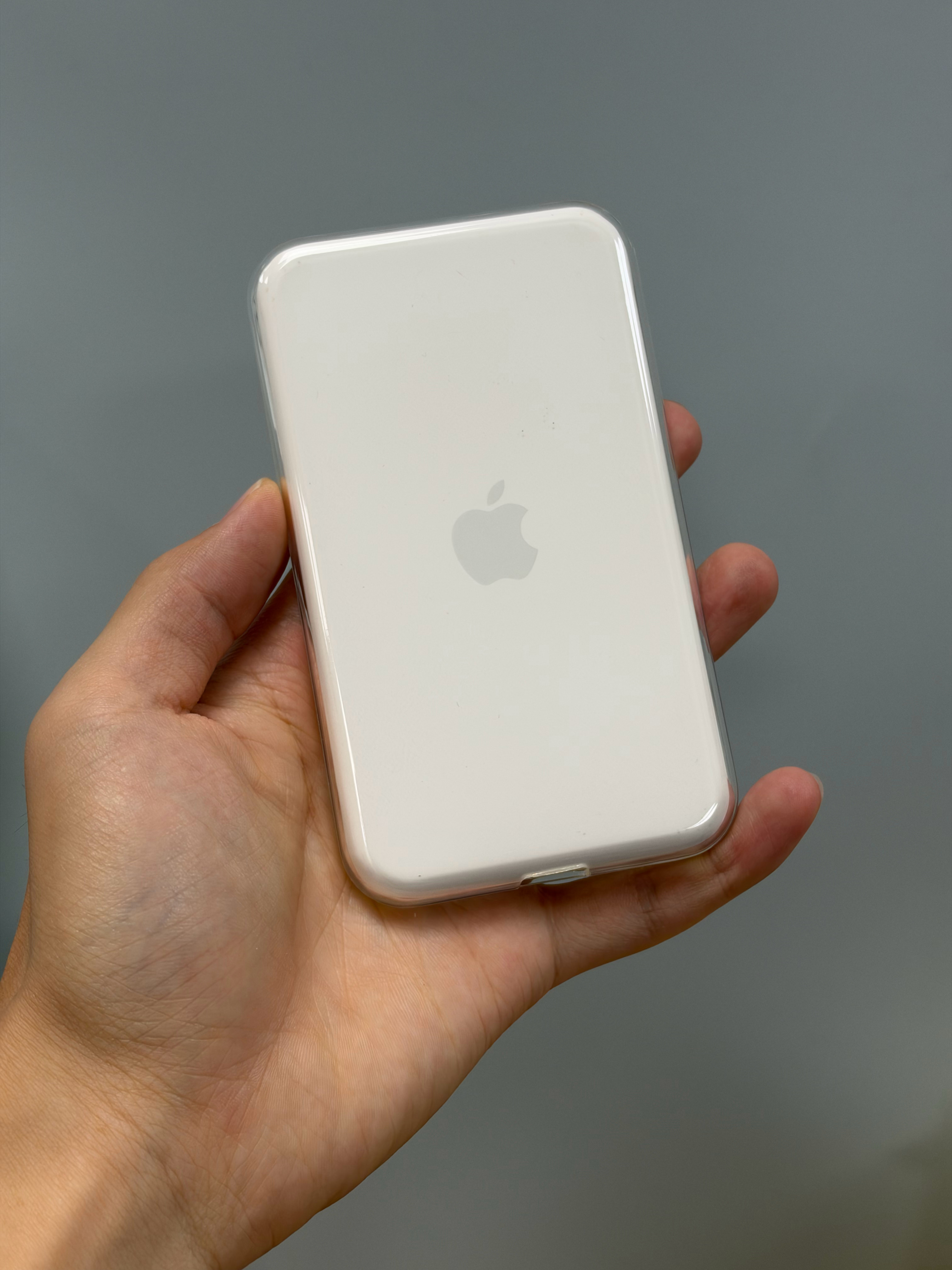 尊贵的iPhone Air 外接电池。保护壳都配上了[点赞] ​​​