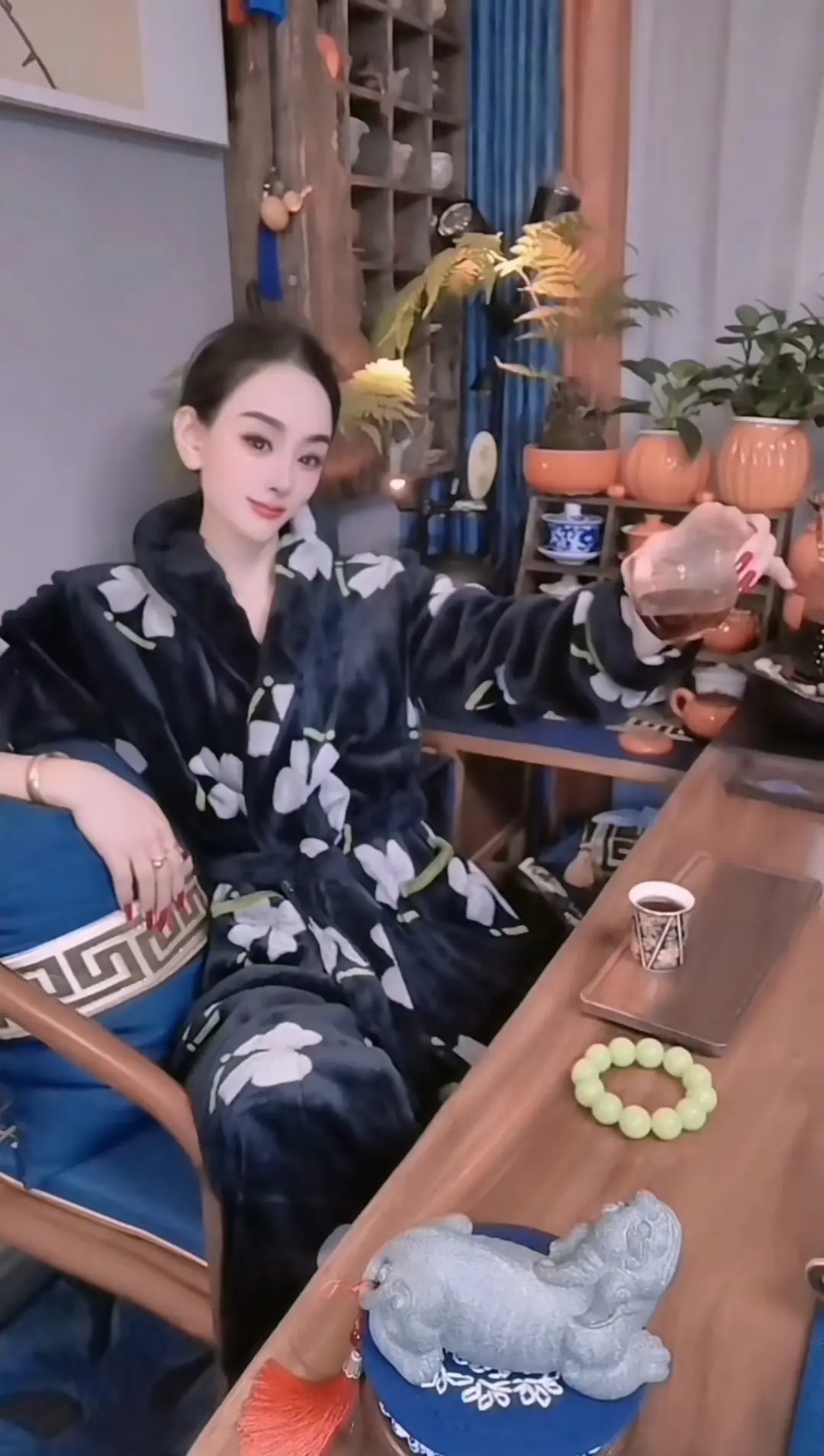 活在自己喜欢的频道里，随性而自由