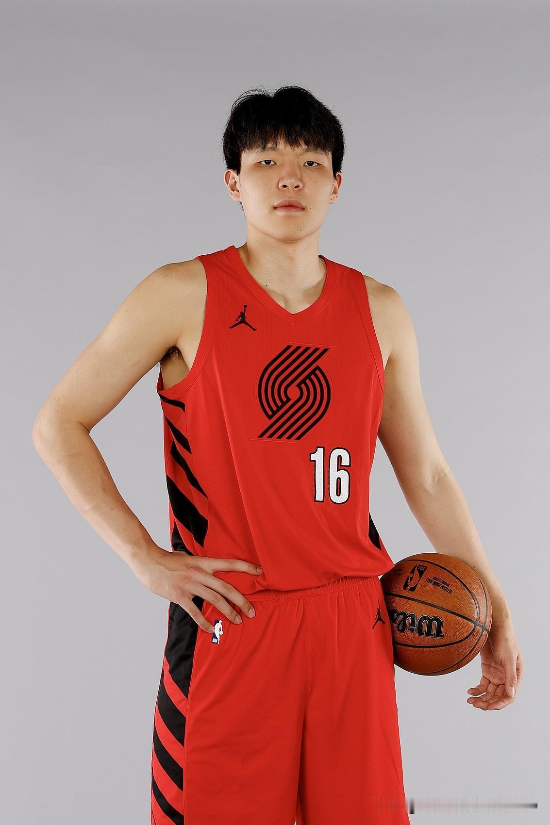 现今中国男篮中锋，谁可以成功入选新一届国家队？

☀中国籍男篮现役中锋，优秀的主