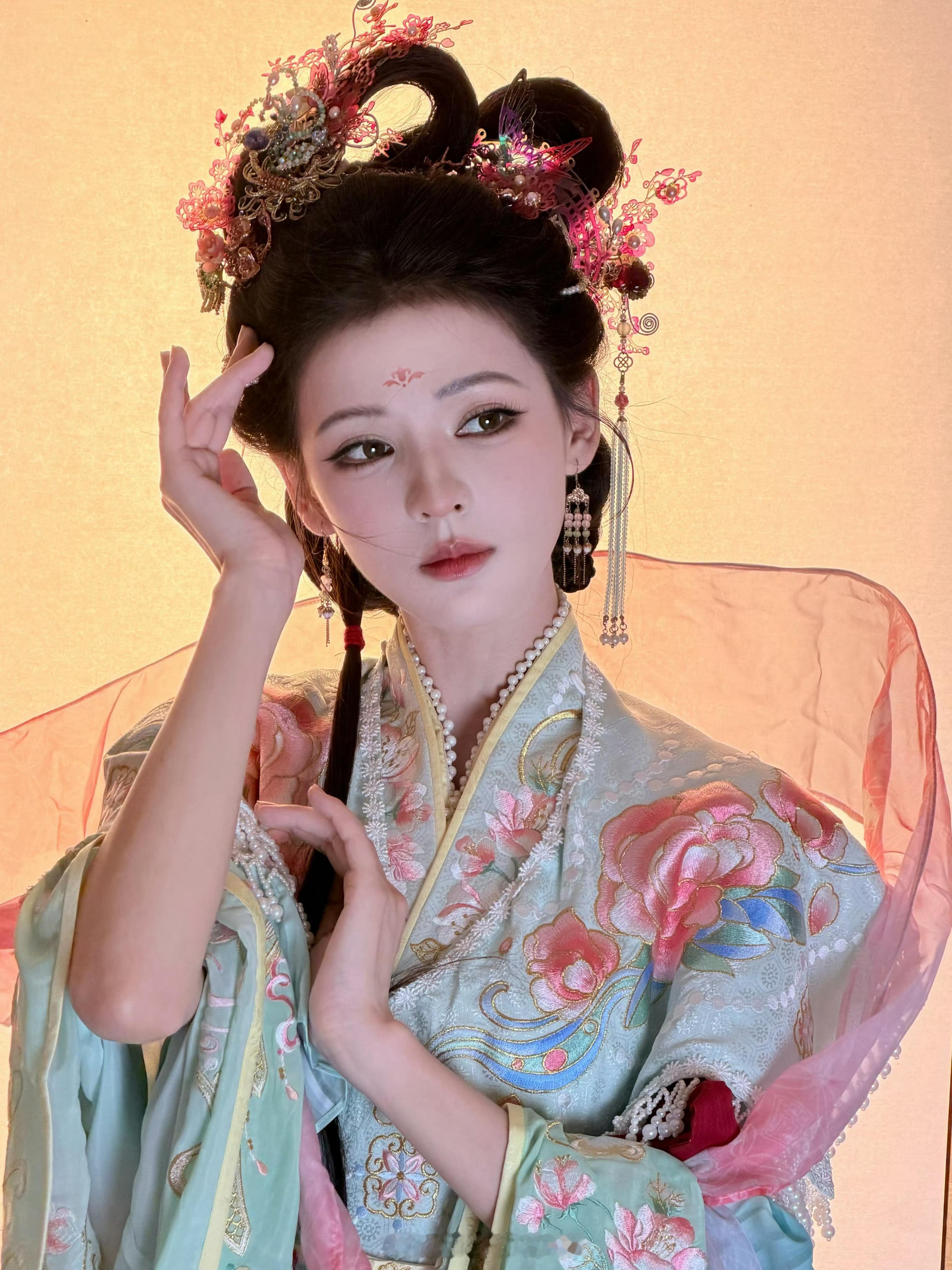 张予曦原谅古装了画中仙来的