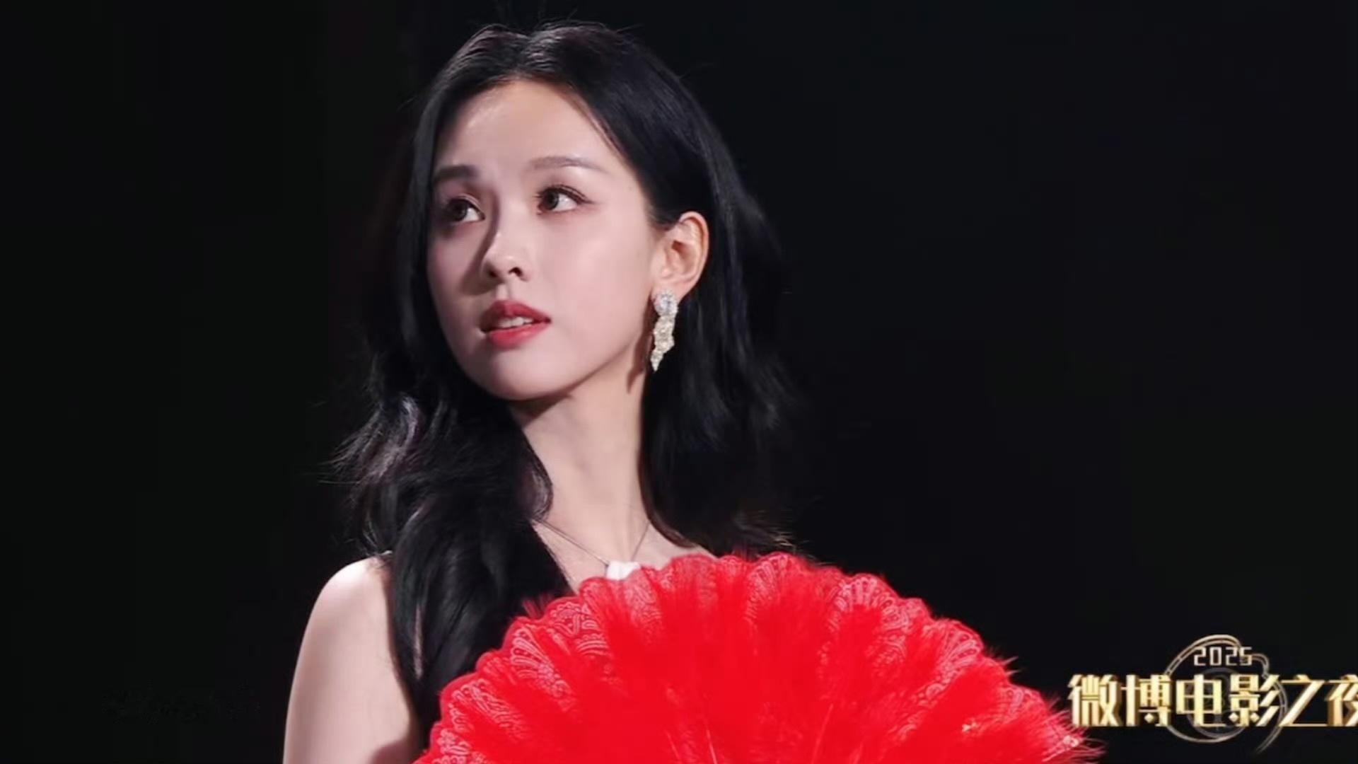 陈都灵、王安宇、丁程鑫希区柯克变焦镜头 微博电影之夜 ​​​