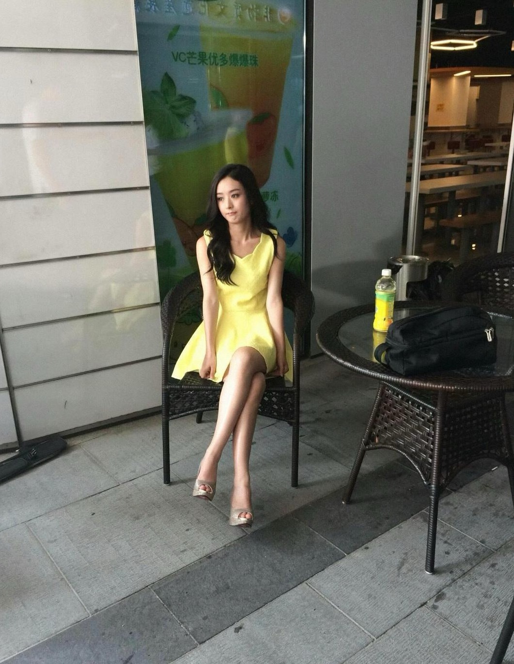 早期的赵丽颖简直就是白月光，淡黄色连衣裙太温柔 
