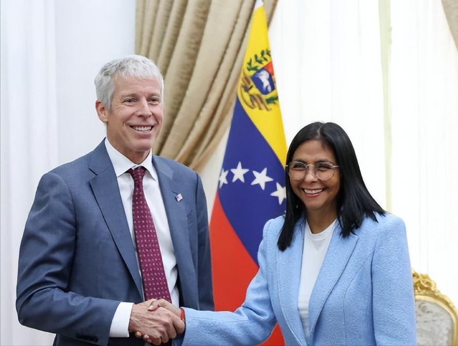 这才是一箭双雕，委内瑞拉代总统罗德里格斯，以叛国罪、间谍罪、泄露国家机密，以及失