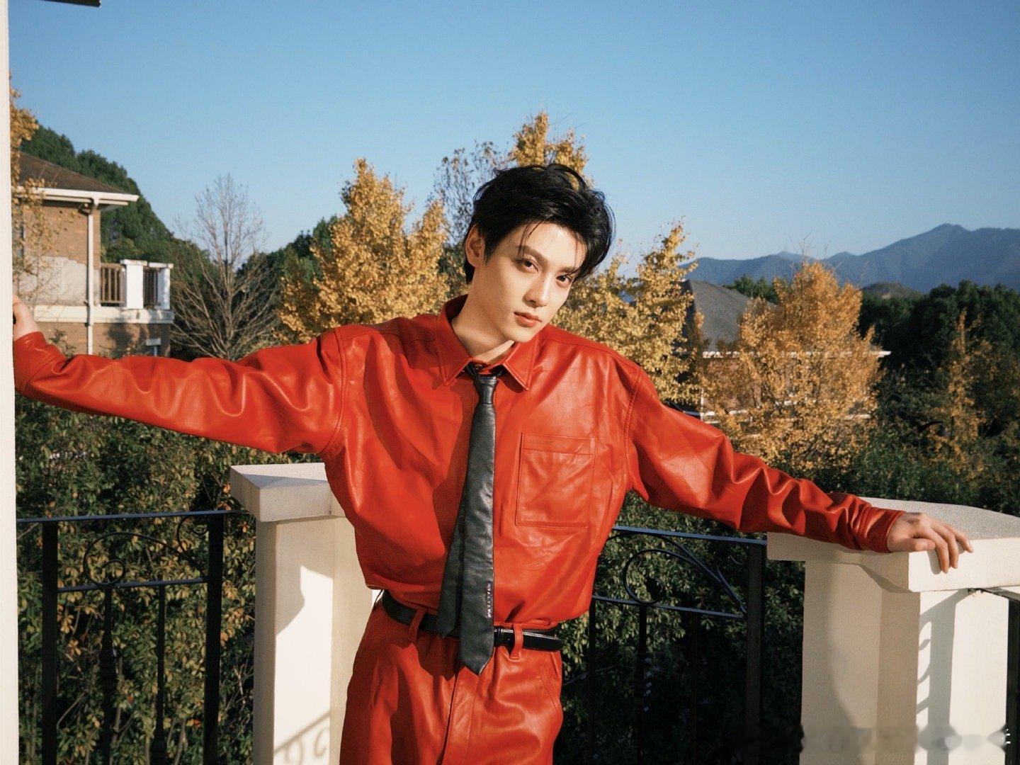 田栩宁大年初一春节营业，这组拍的好 