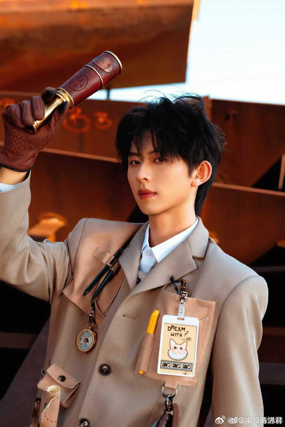 谁又把短国跨年男团凑一起了四个人跳舞那个画面我愿称之为年度最佳解压视频，各跳各的