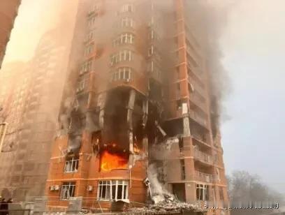 俄军对乌克兰各地发动战争爆发以来最大规模的空袭，造成重大人员伤亡。“妇产医院、教