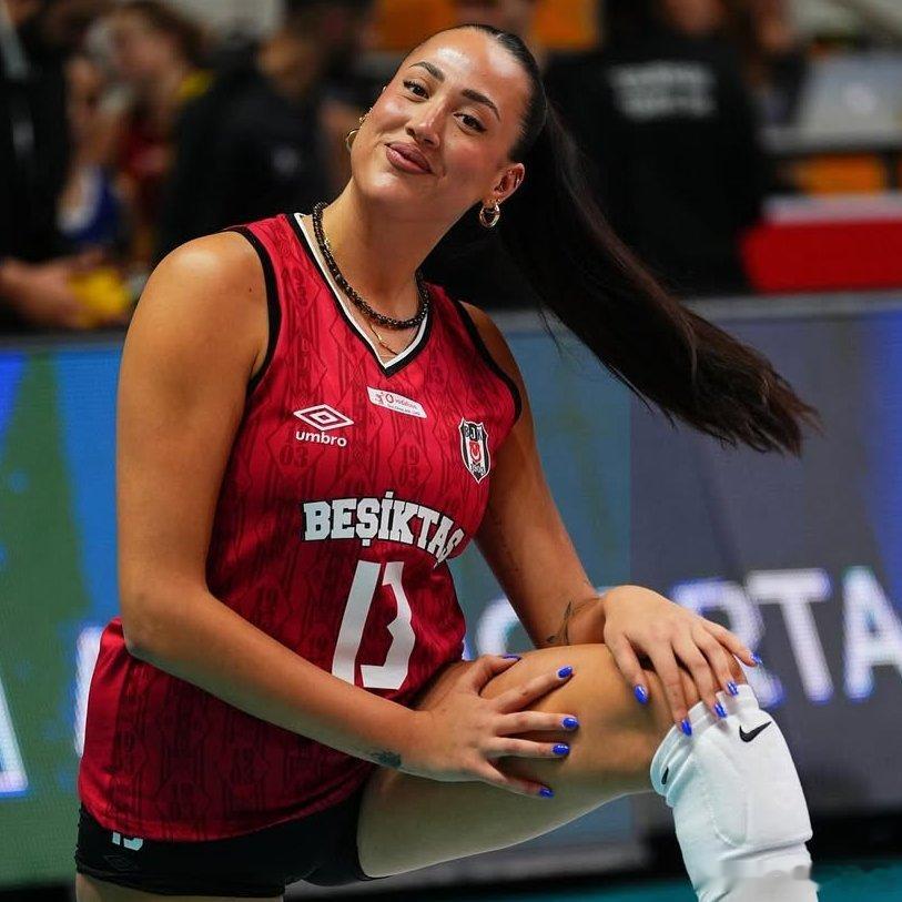 - 在土超联赛中，你觉得哪些球员的拦网比较困难？⚡️ 泽伊内普·苏德·德米雷尔：