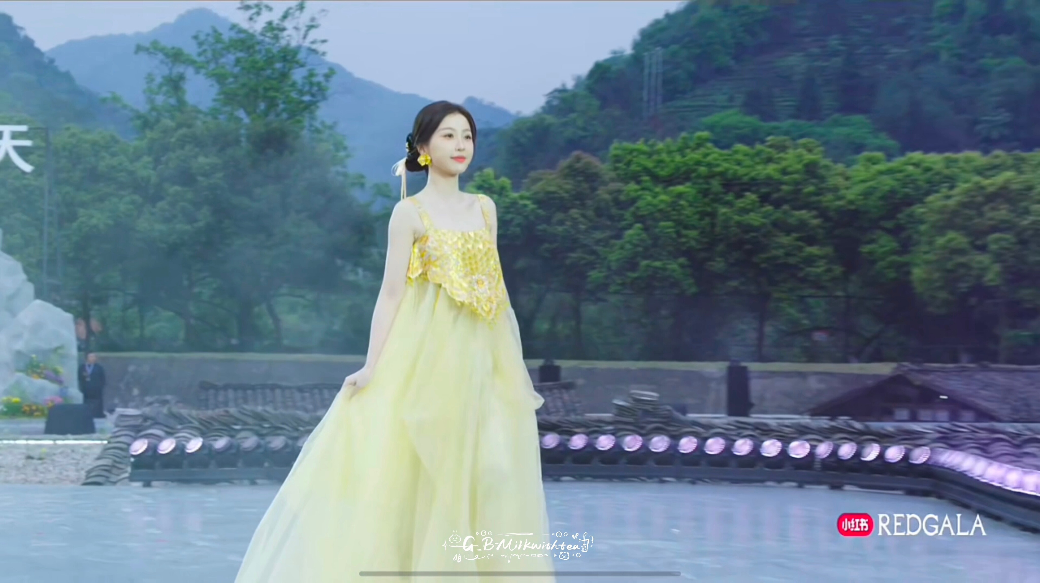 虞书欣REDGALA红毯我的女王 自信昂扬虞书欣