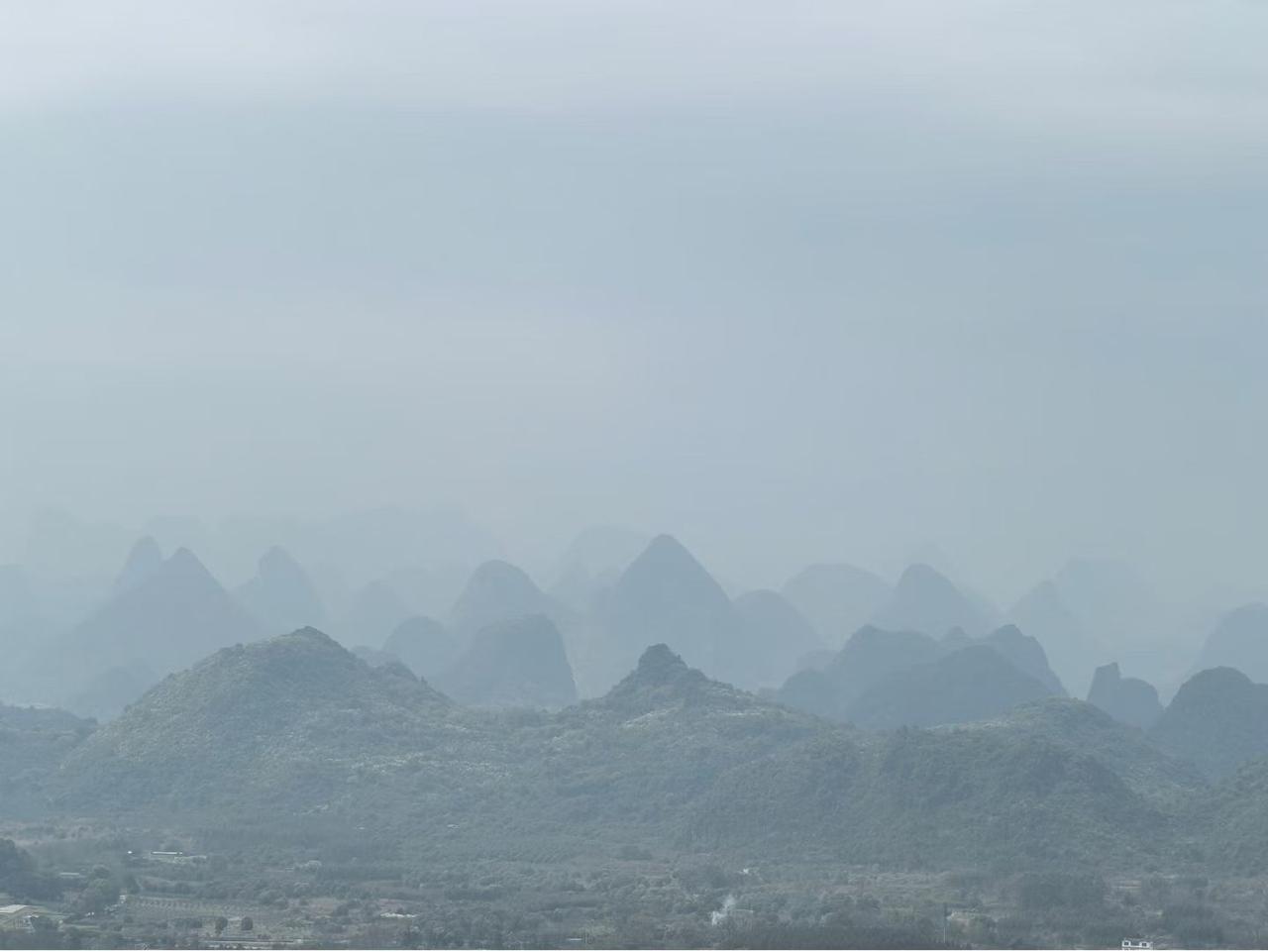 分享一下你随手拍下的照片桂林市：千里江山图大型水墨画打卡地，若隐若现的人间仙境。