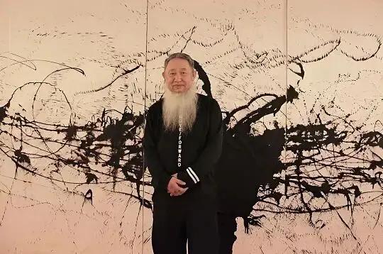 “射书”鼻祖——邵岩
    身份显达：文化部中国社会艺术协会研究员 、中国汉字
