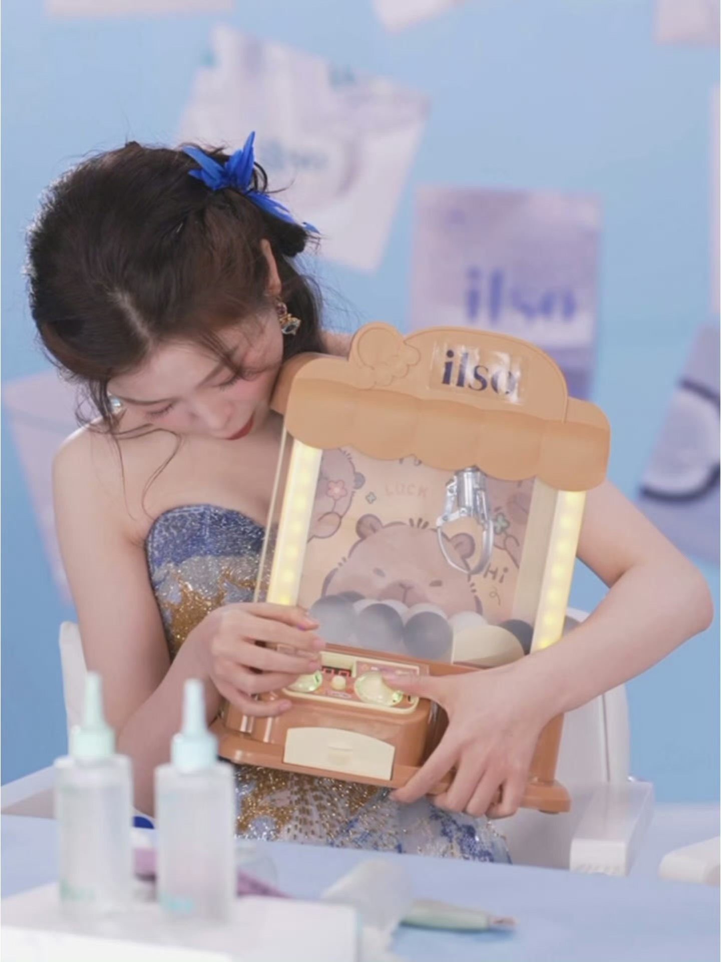 虞书欣你顶着这张脸发出的什么动静[流鼻血][流鼻血]这个小女孩直播结束还给大家送
