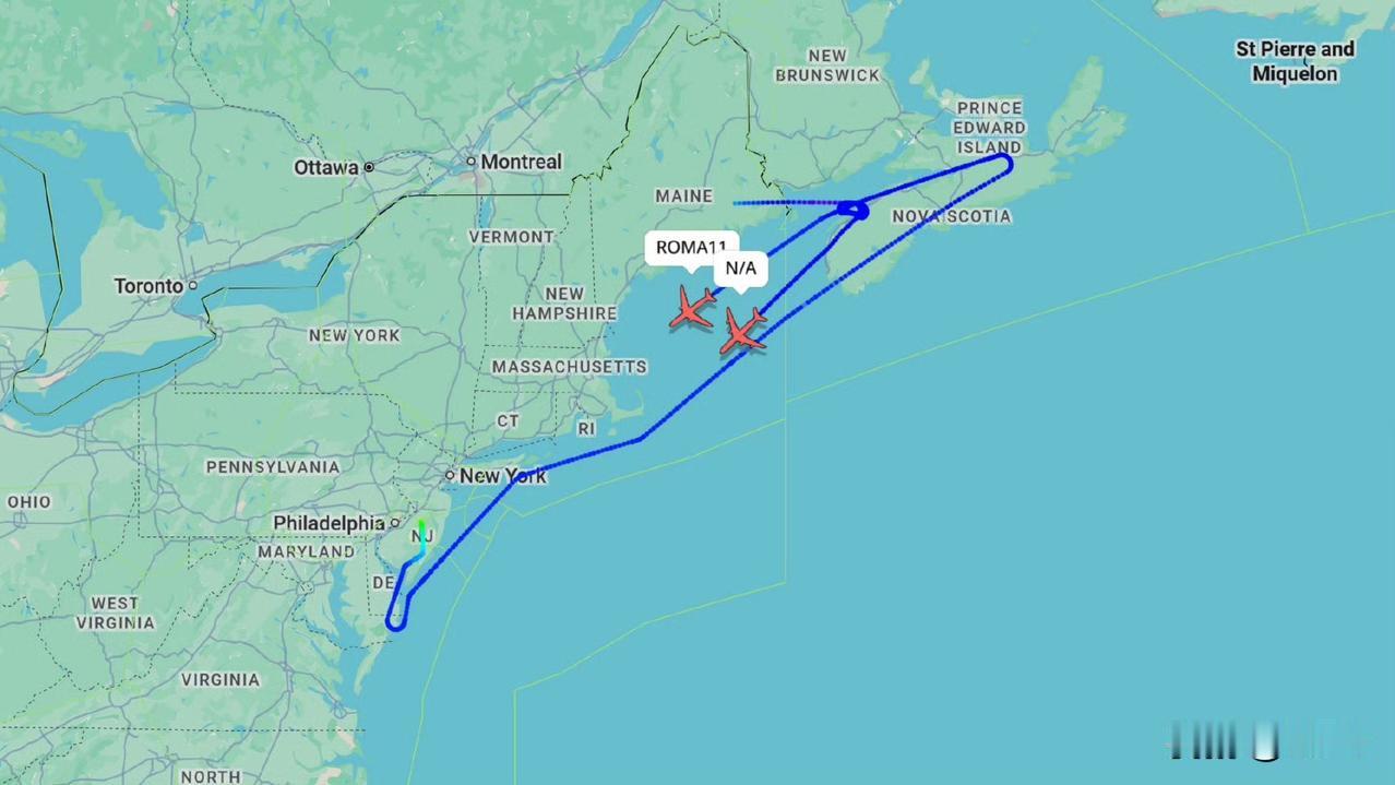 美军加油机 KC-46 ROMA11 接替运送第二组六架 F-22 猛禽战机（ 