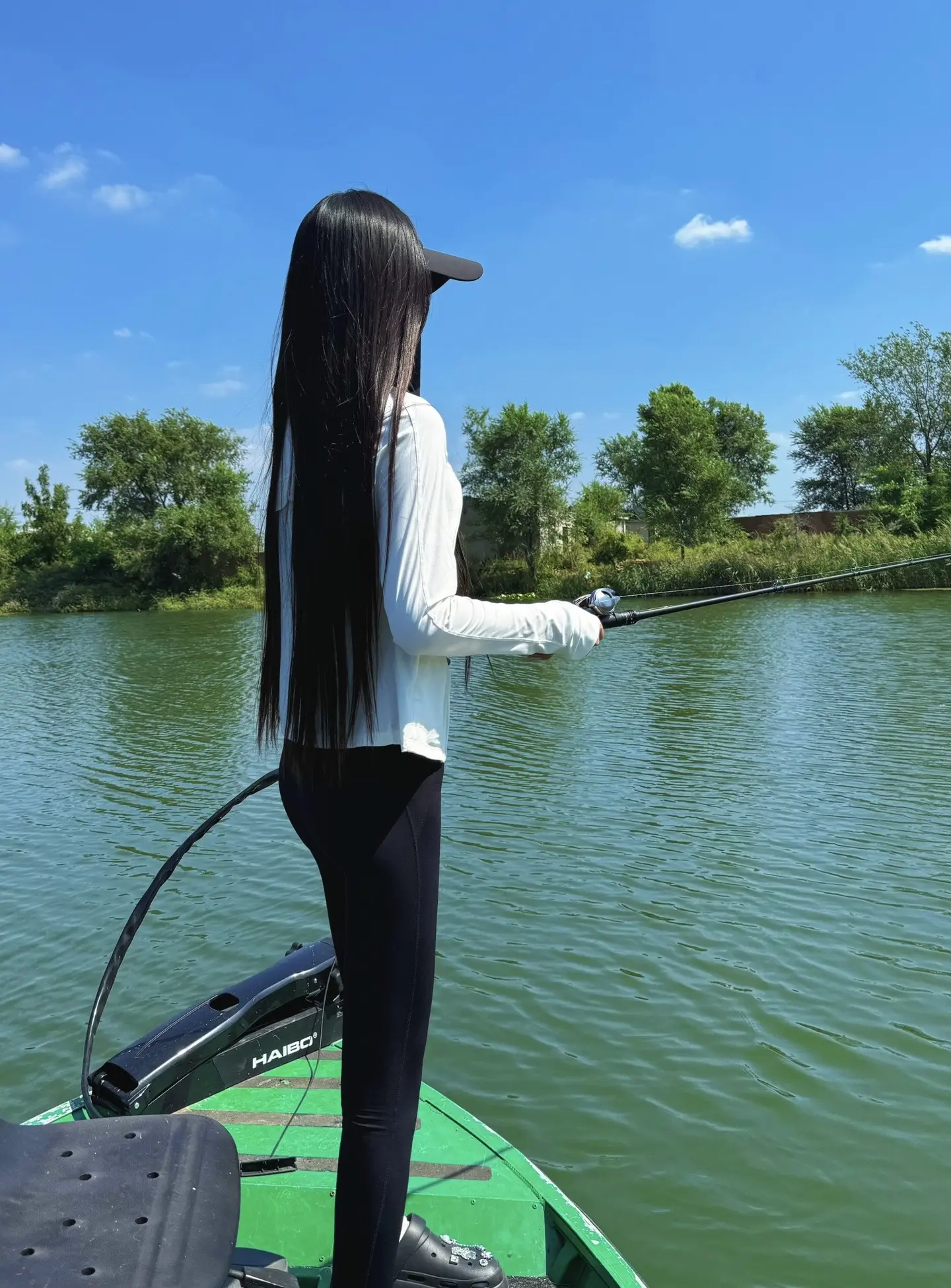 钓鱼真的很热爱 又热又爱