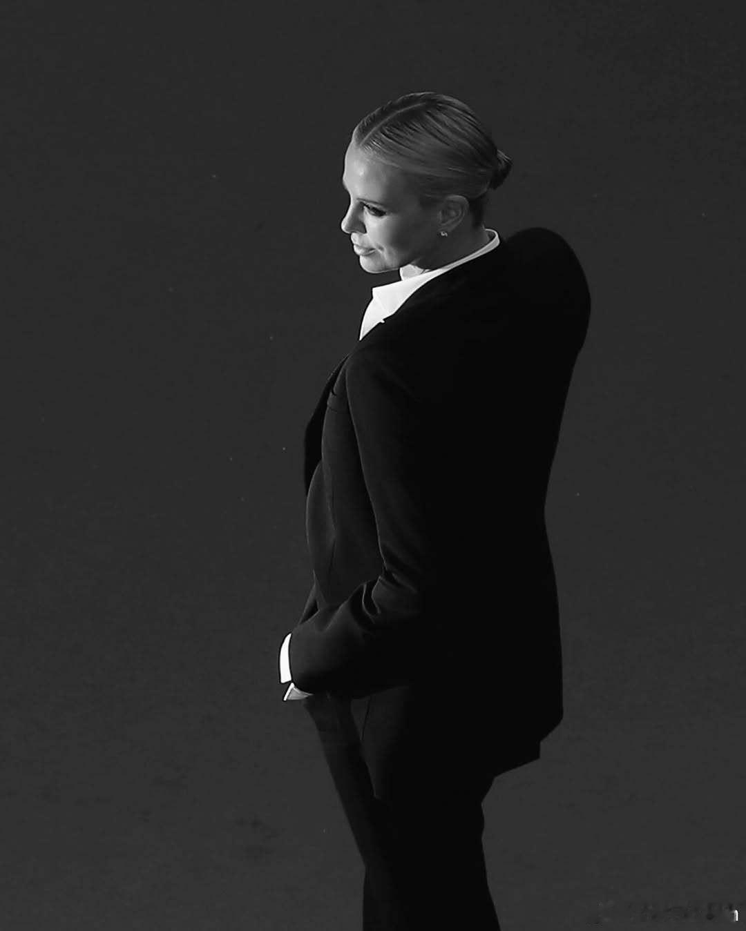 charlize theron查理兹塞隆超绝红毯俯视视角，10年前出席《最后的模