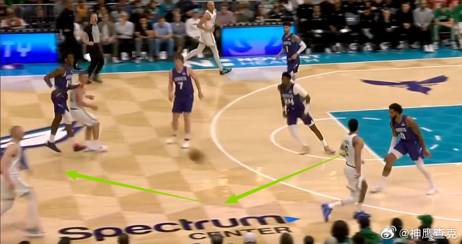 赛季最强一战！塔图姆爆砍32+8+5，率残阵绿军大胜在凯尔特人做客夏洛特主场迎战