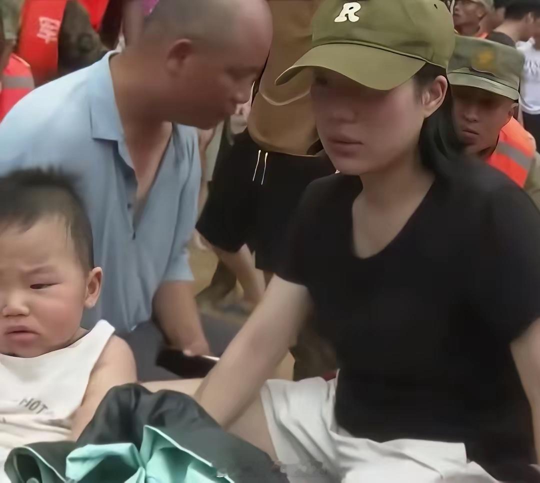 妻子与武警部队的丈夫在洪水救援中相遇陆军第75集团军某旅已经派出救援力量救援，石