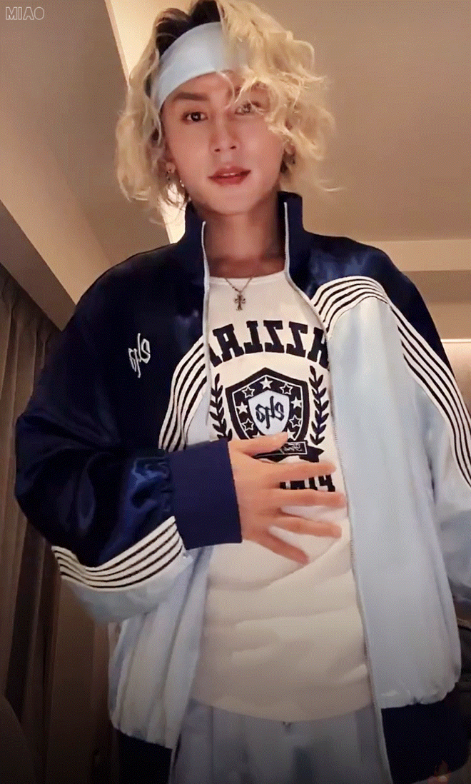 早安么么哒💋这周一过的不像周一 ​​​
