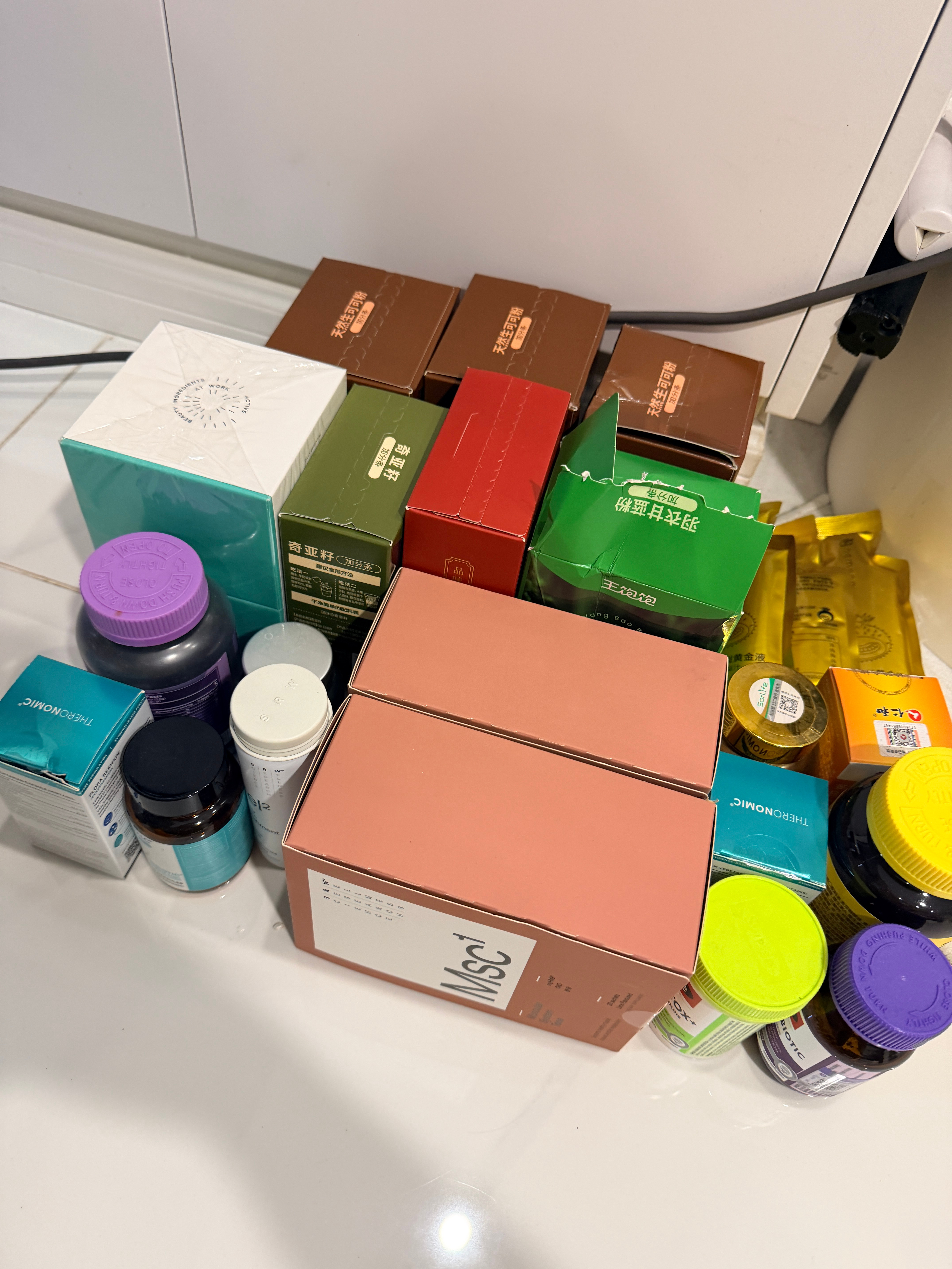 整理出一堆过期的内服我妈看到估计会打我