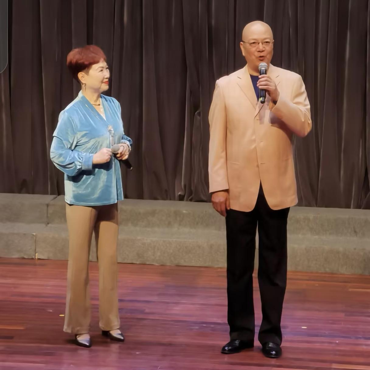 在上海滑稽界，顾竹君是公认的“老法师”，从艺多年始终稳扎稳打，功底扎实又自带烟火