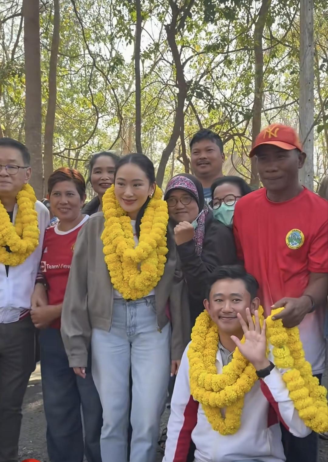 忙碌中的佩通坦更加有青春活力了！1月31日，佩通坦深入基层呵叻府，助力为泰党竞选