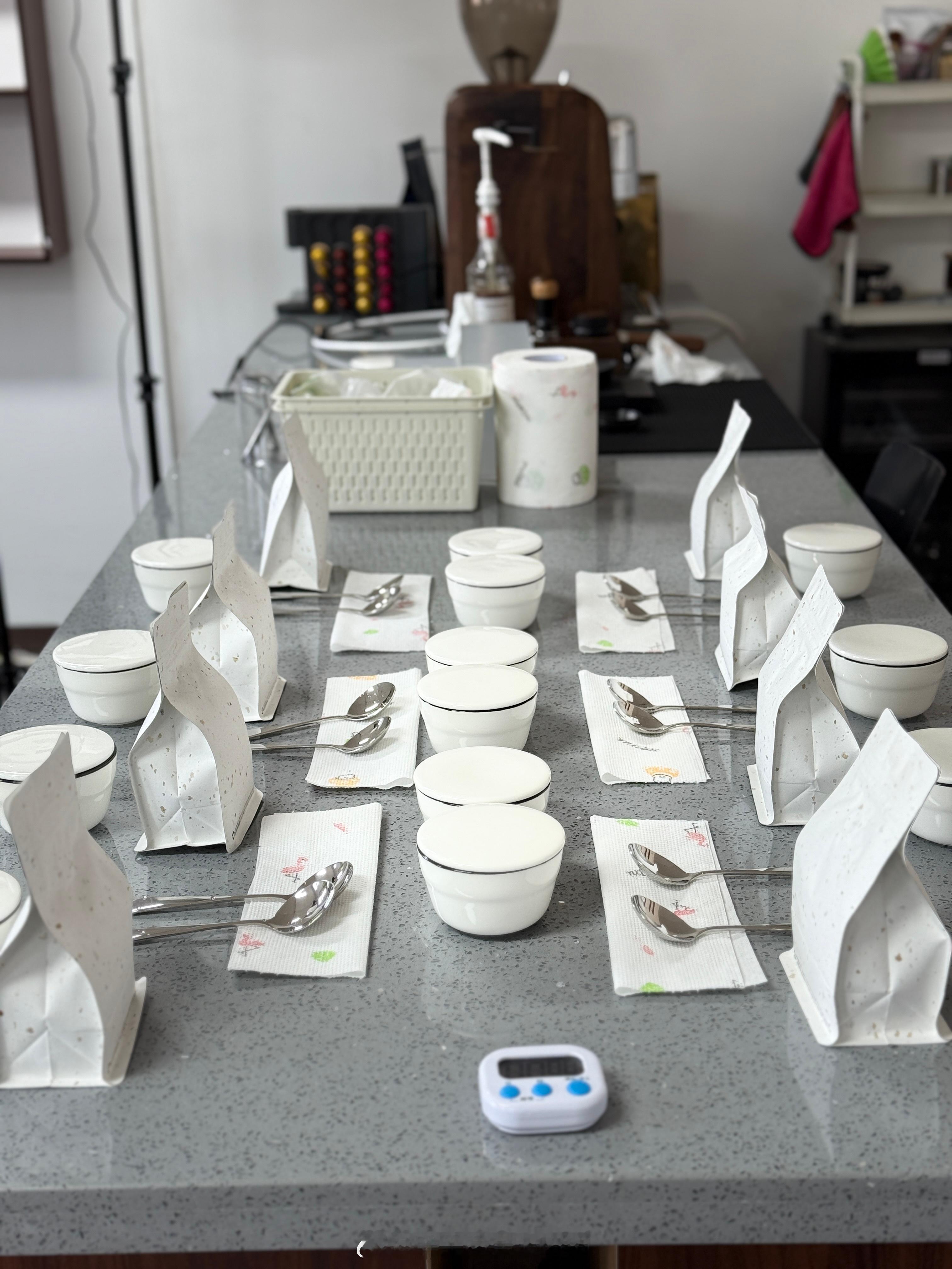 下午做杯测我们的直播间初具雏形这是我们逐步专业的过程 