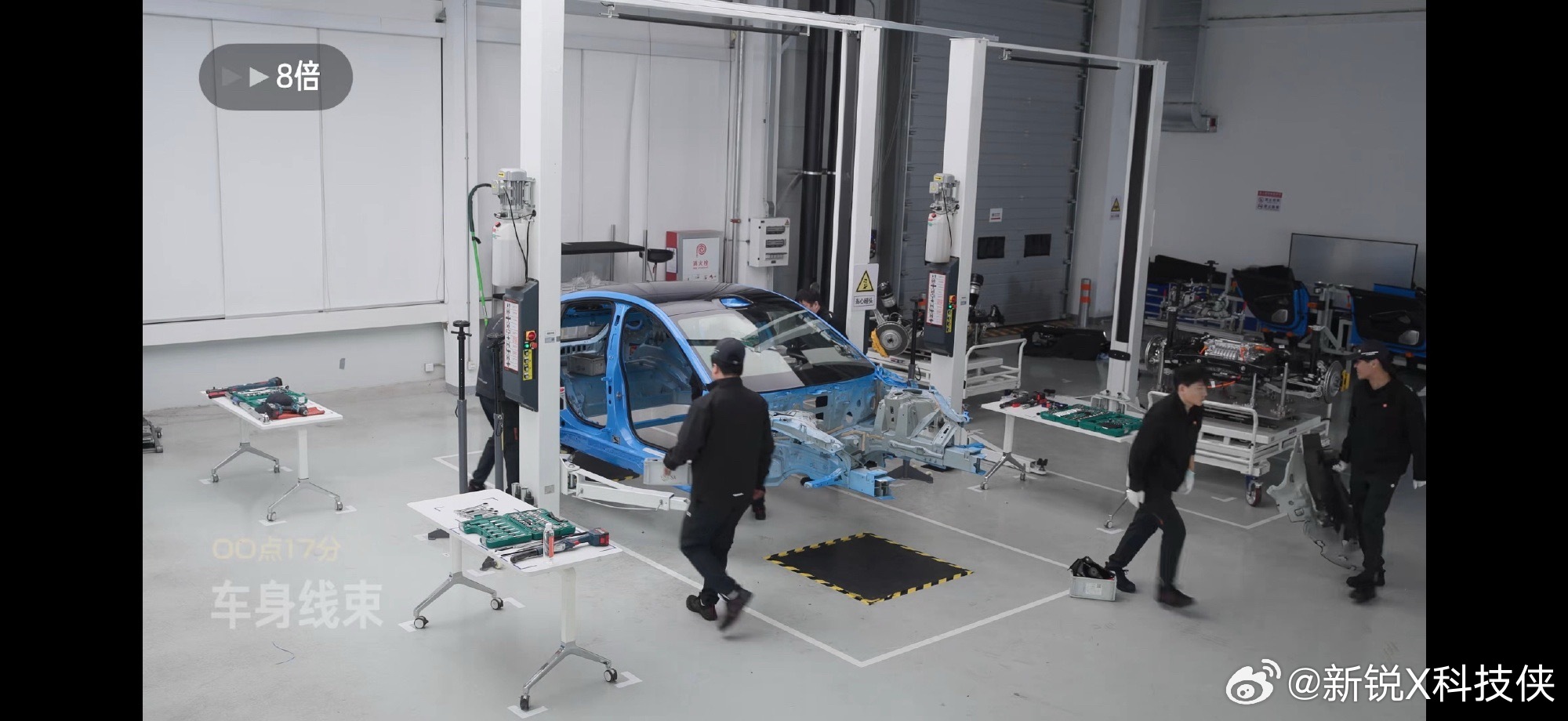 小米发布雷军拆车后装车视频看完装车视频感觉比拆车还过瘾，整个流程清清楚楚，一点没