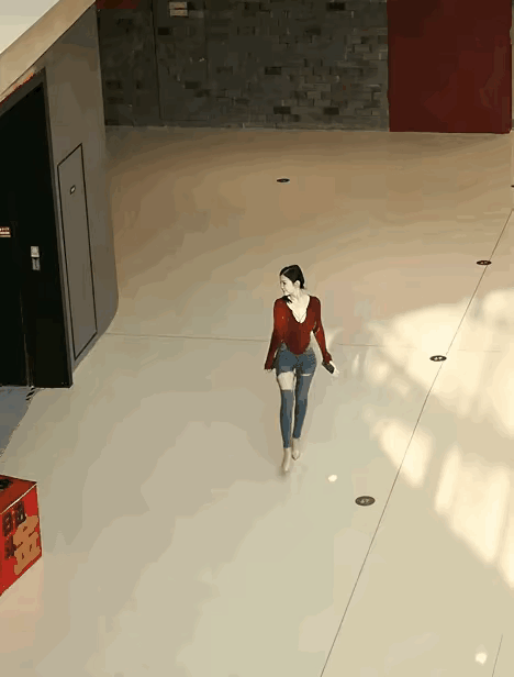 这是这辈子我求而未得到的女人这一生怎能相遇 让我永远失去了 我唯一的照片 让我永