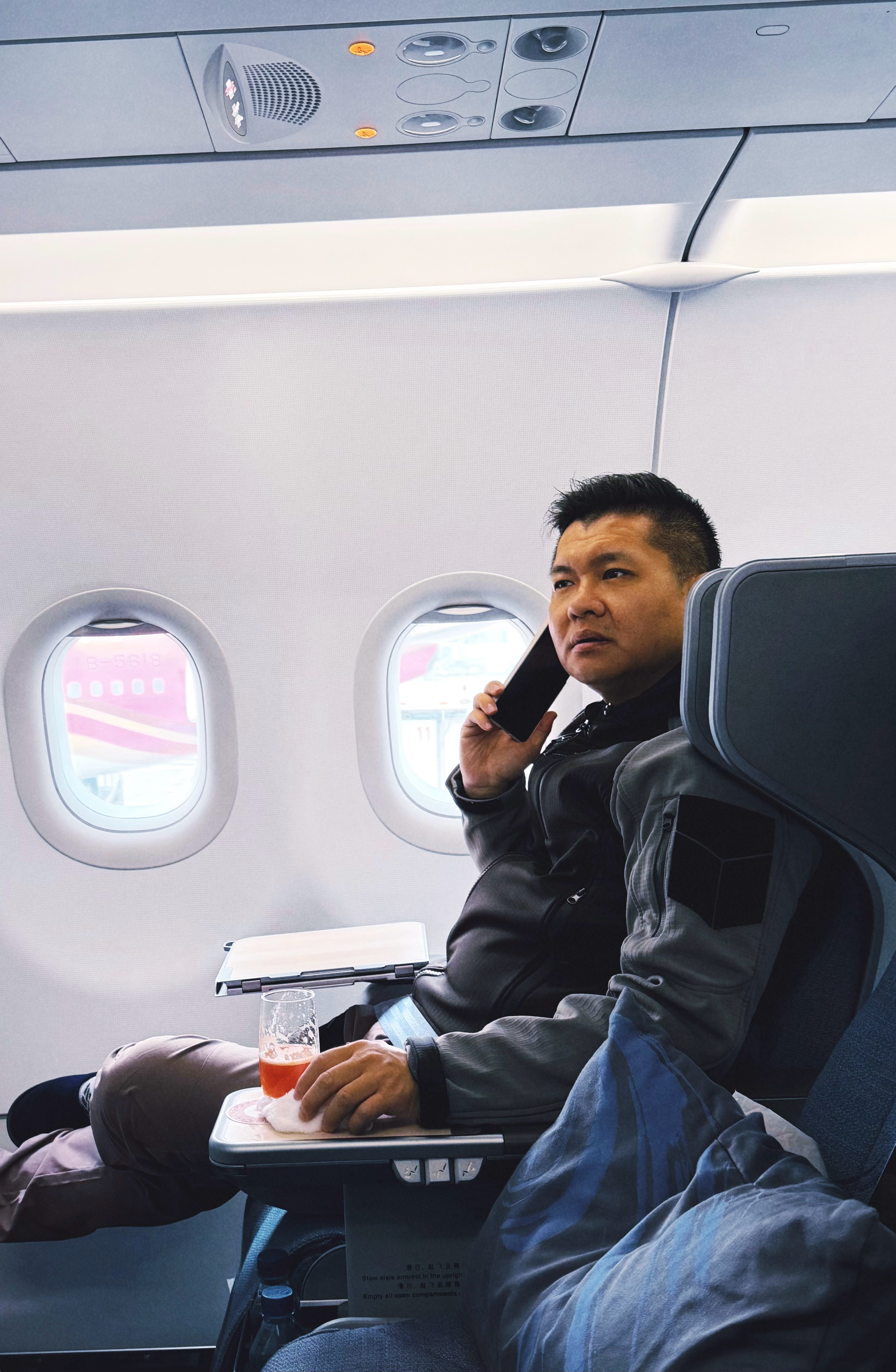 参加韩路游记说实话这是我2026第一次坐公务舱出差上一次应该是去迪拜（没赶上飞机