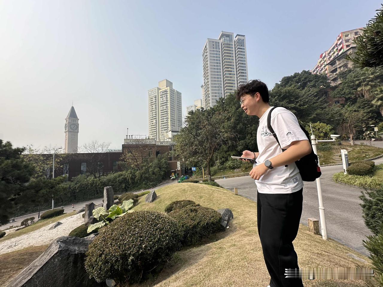 哎！超强冷空气，快点吹走重庆主城区的雾霾吧！1月18日中午，重庆主城区真的好热啊