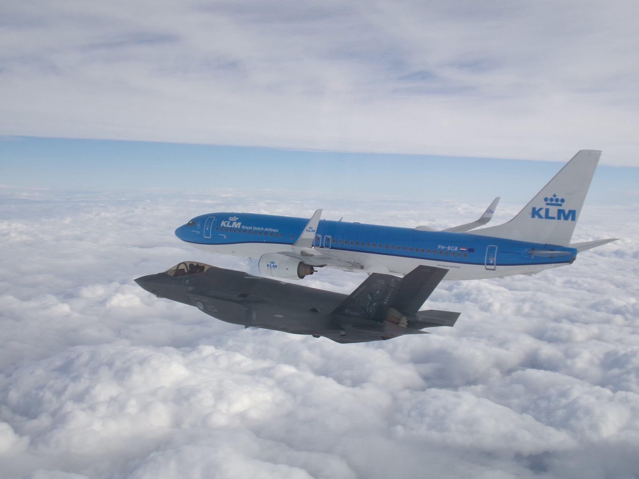 荷兰空军（RNLAF）第322中队F35A空对空摄影今日肥电军用飞机信息汇 Ph