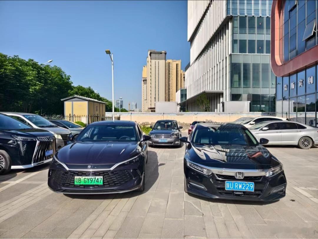 比亚迪第五代DM技术发布后，以全球最高发动机热效率、最低亏电油耗、最长综合续航让