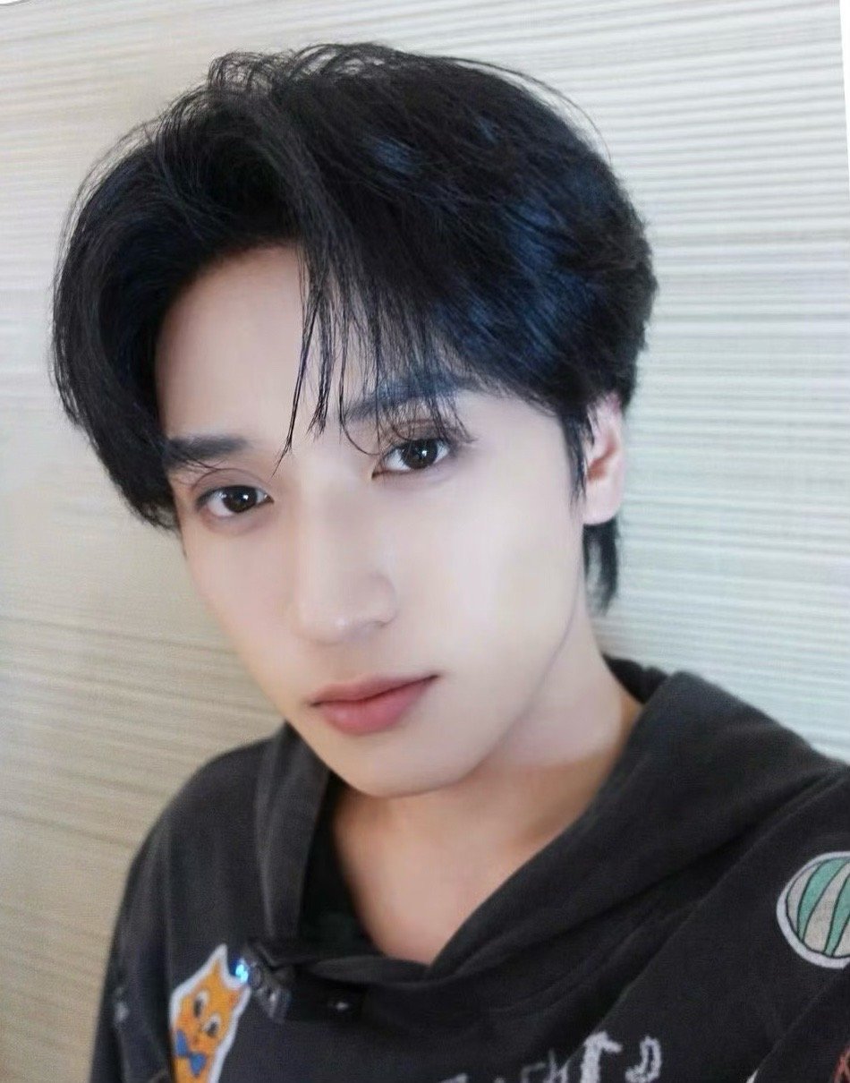 倒计时一天☝🏻 期待SHAKE～ 和严浩翔一起奔向2026