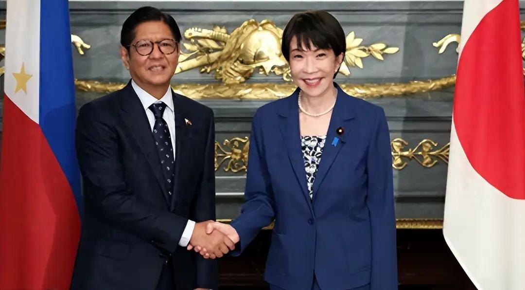 日本和菲律宾的防务合作，简直就是一场“各取所需”的捆绑游戏。

日本看中菲律宾的