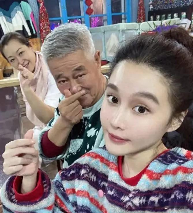 赵本山女儿自曝同时患上强迫症、双相情感障碍、被害妄想症，让人唏嘘。很早之前就有一