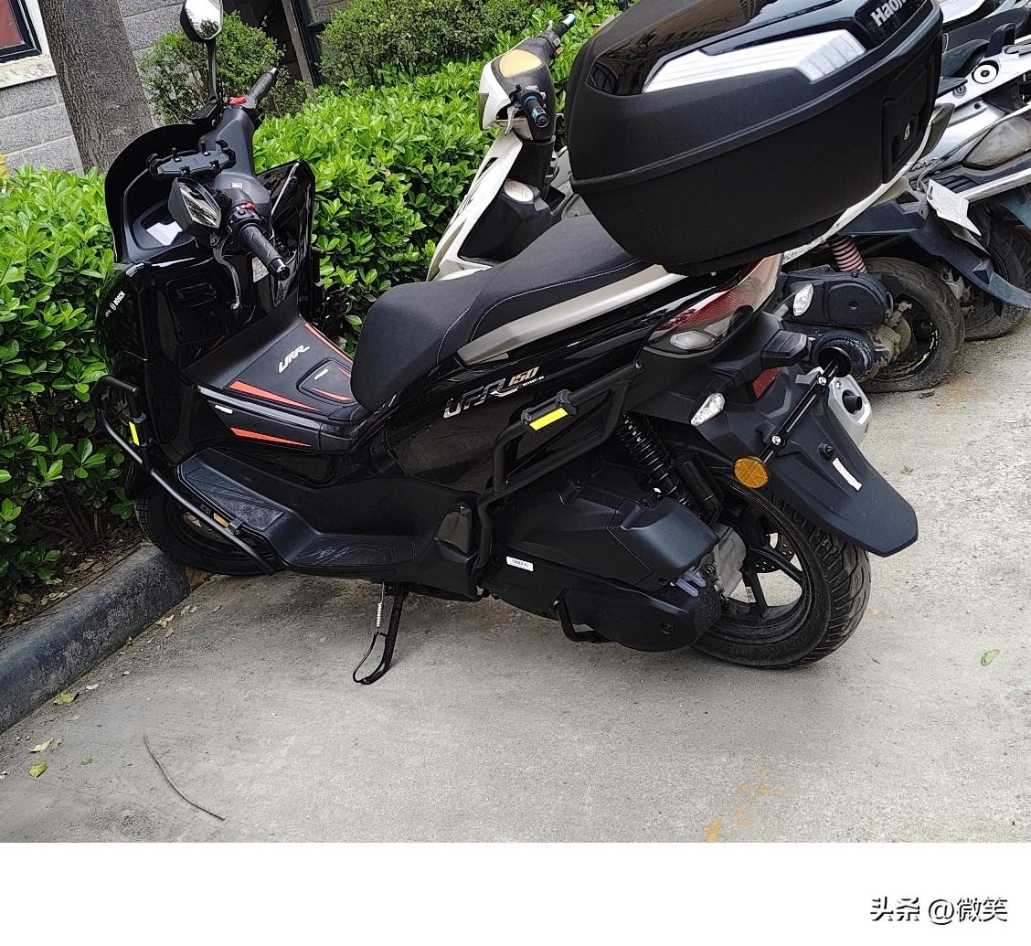 谁懂啊家人们！
骑上这台豪爵小踏板，
真的太爽了！

不用挤地铁堵在路上，
油门