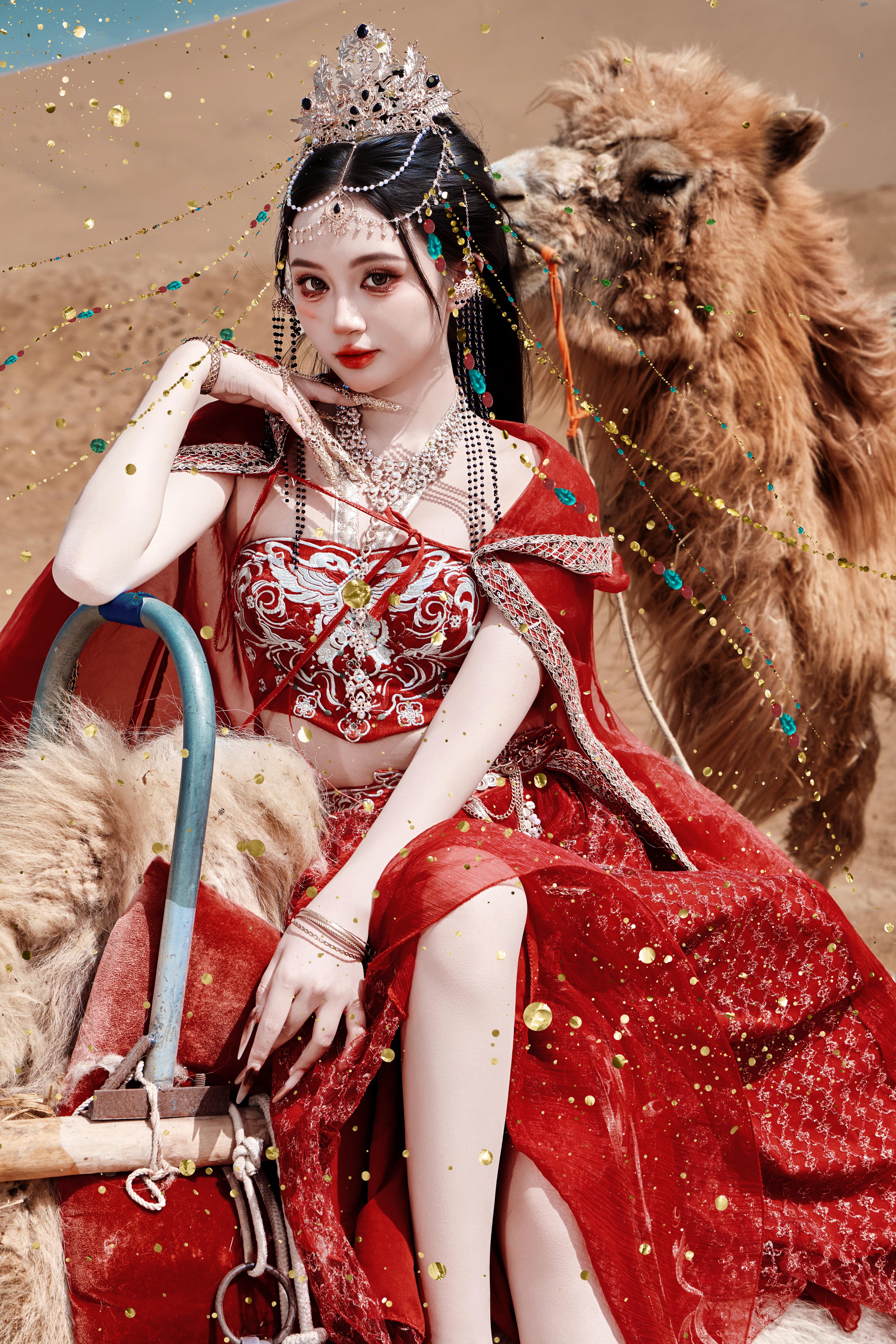 红色西域公主写真，一个字，绝 ❗。