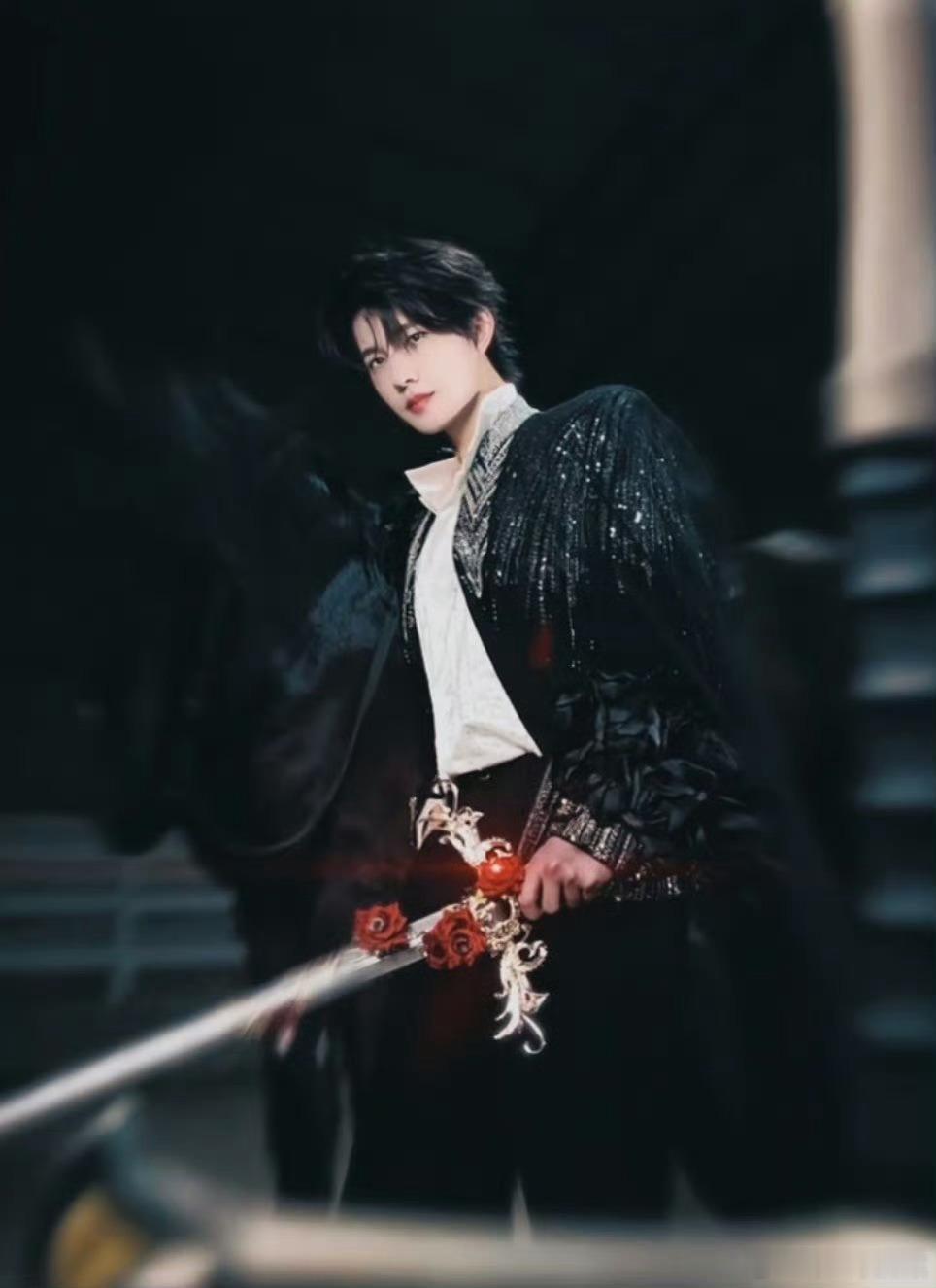 杨洋，一款在内🐟反复被get到帅气的男子杨洋执剑黑马王子