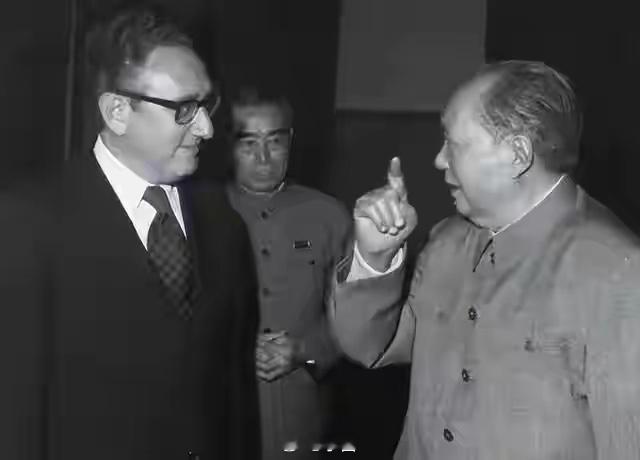 毛主席会见基辛格历史照片 