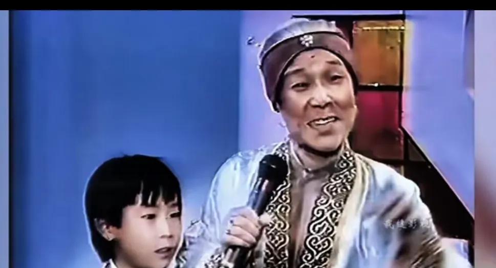 沙玉华不但演的刘姥姥太成功了。而且还会唱歌，这才是经典的艺术。红楼梦 刘姥姥 沙