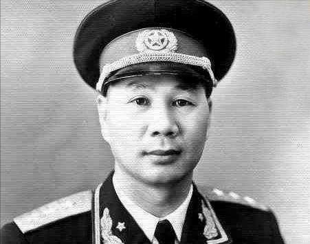傅作义宣布起义时，四位兵团司令仅两人响应，另两人投靠蒋介石后遭遇了什么下场？
1