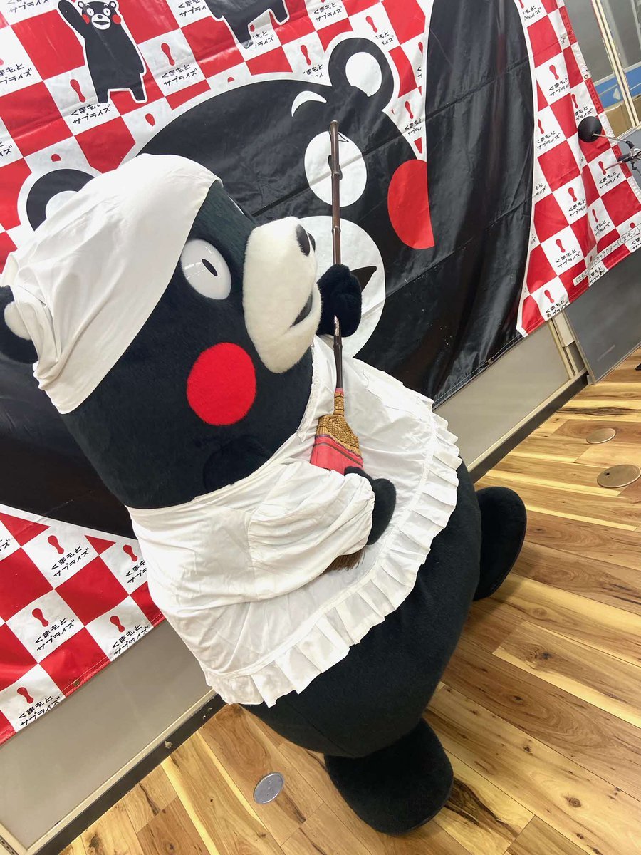 大扫除，扫着扫着就起飞了～ ​​​