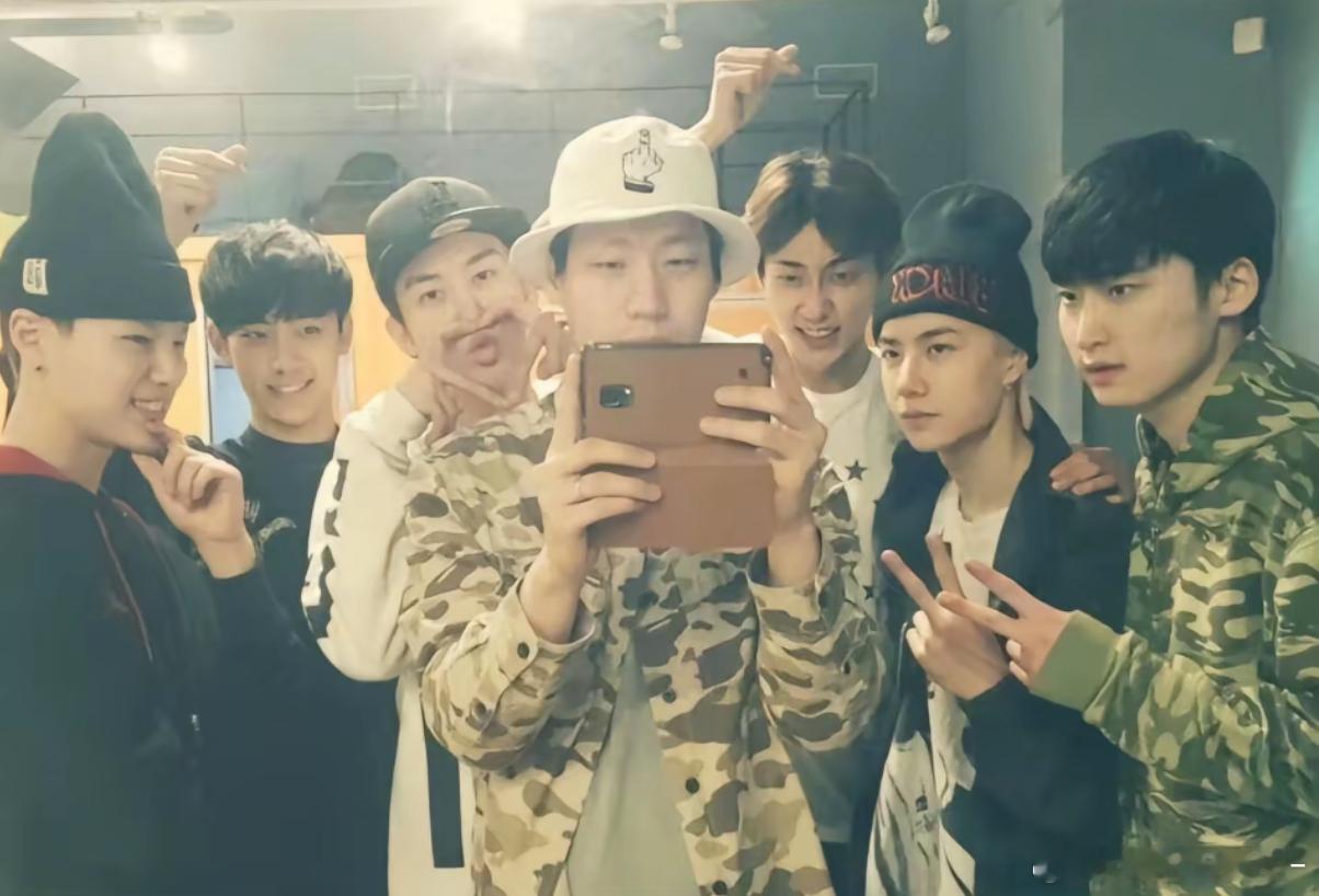 王一博这个时候才十几岁！脸好小好精致 素颜绝了