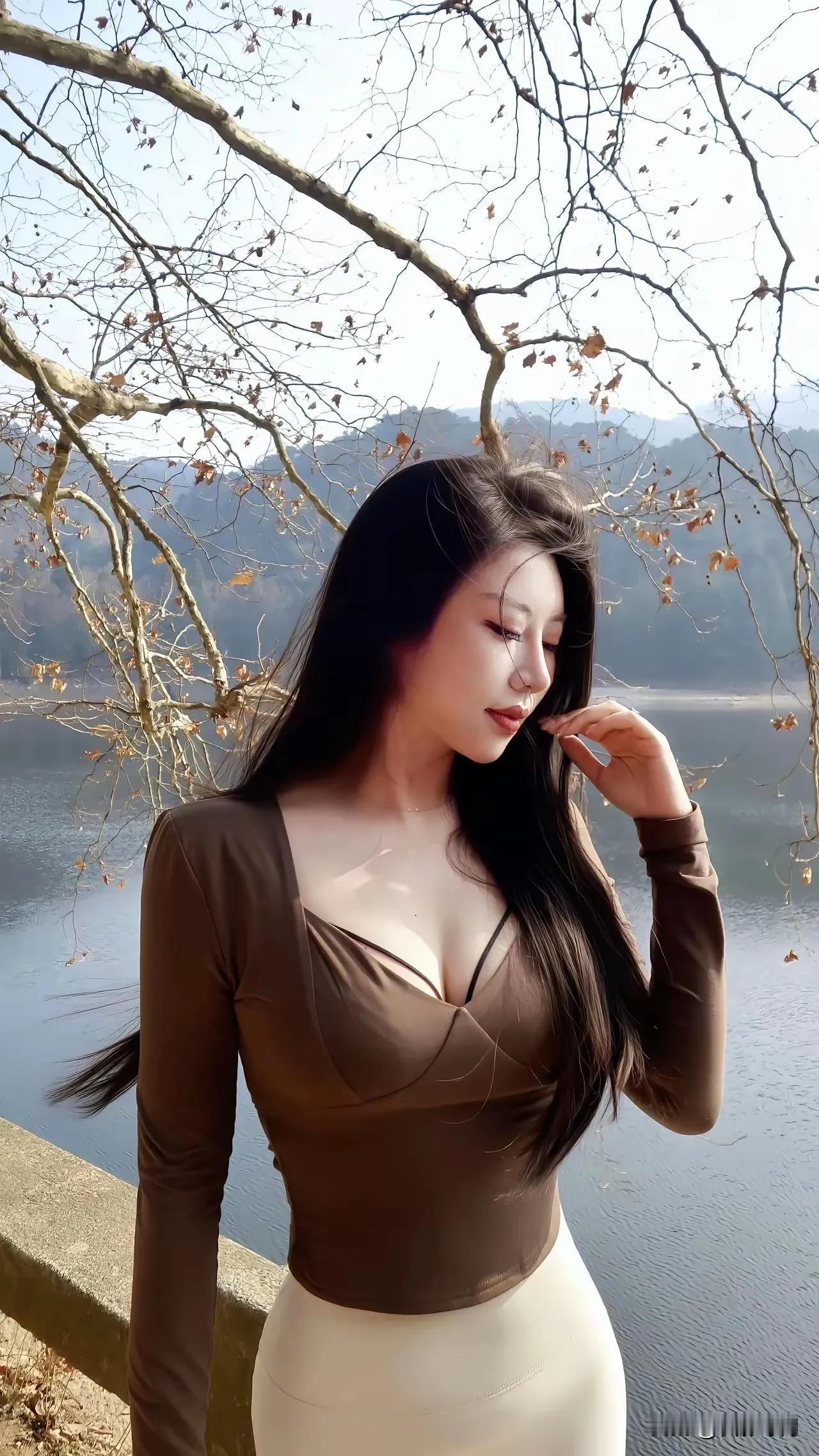 人生聚散皆如梦，
世事兴衰幻似烟。