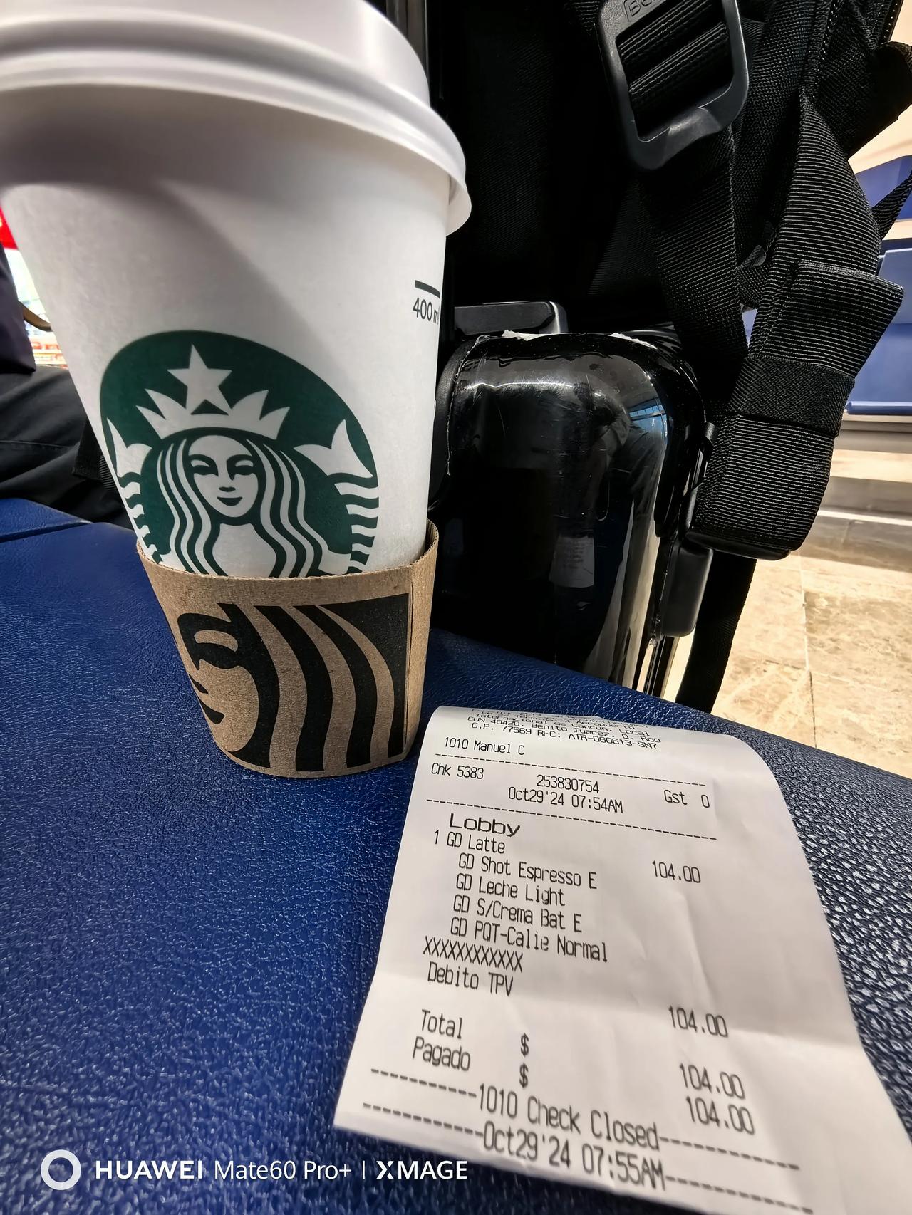 20241019墨西哥坎昆国际机场一杯中杯星巴克，就是国内的大杯，104比索，1