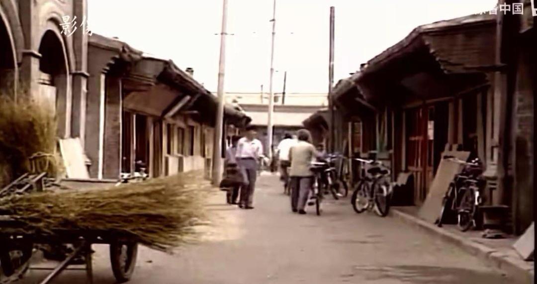 青城印记
一张照片一份情，心中回忆老旧城。今天继续发一张大召东夹道老照片。谢谢关