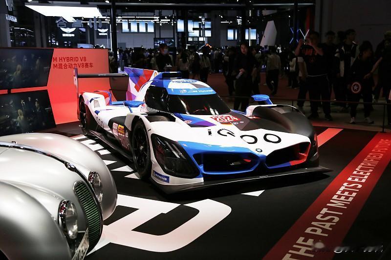 要说印象最深的宝马赛车，我首推BMW M8 GTE。它是2018年推出的GTE组